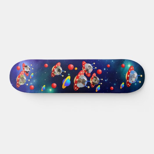 Cosmic Kittens in Alien Spaceship UFO Sci-fi Scene Skateboard (Horizontaal)
