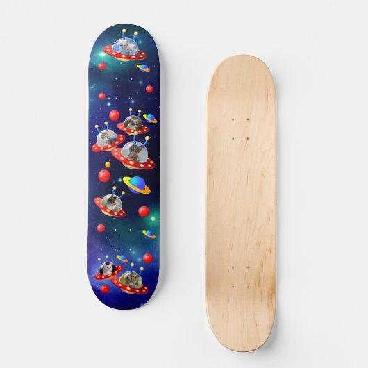 Cosmic Kittens in Alien Spaceship UFO Sci-fi Scene Skateboard (Voorkant)