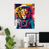 Cosmic Lion – Astronaut Helmet Poster | Bold Space (Bureau à domicile)