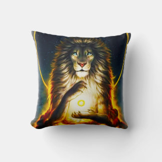 Cosmic Lion Warrior Throw Pillow Kussen