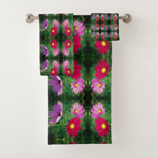 Cosmos Flower Trio Abstract Bad Handdoek (Insitu)