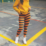 Costume d'Halloween Motif de rayures orange et bla<br><div class="desc">Créez un costume d'Halloween à la mode amusant avec un ensemble basique de leggings en bandes horizontales orange et noir. Ce motif cool est très bien placé pour ranger sous des t-shirts, des sweatshirts, des sommets surdimensionnés, des jupes, des robes et plus encore et est très confortable. Portez-les à des...</div>
