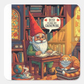 Cosy gnome doing his gnomework vierkante sticker (Voorkant)