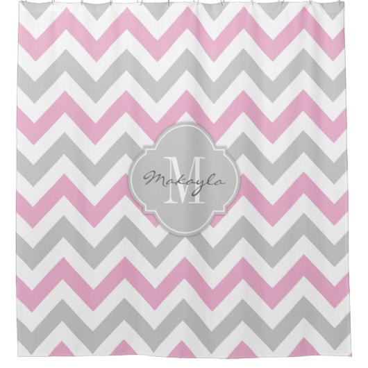 Cottoncandy Pink en Gray Chevron met Monogram Douchegordijn (Voorkant)