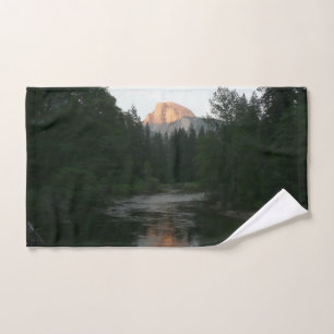 Coucher de soleil à moitié dôme dans le parc natio