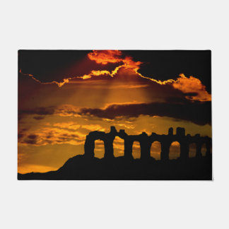 Coucher de soleil au-dessus du tapis de sol des ru