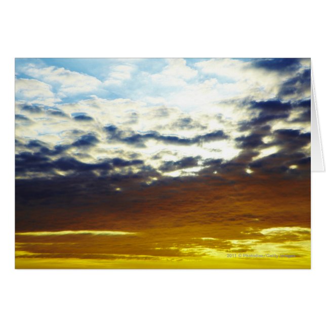 Coucher de soleil Moody bleu jaune avec nuages (Devant horizontal)