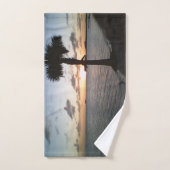 Coucher de soleil sur la plage (Serviette à main)