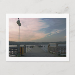 Coucher de soleil sur un pont de lac Carte postale