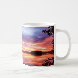 Coucher du soleil dans la tasse de la Finlande