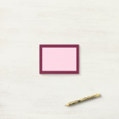 Couleur de tendance - Burgundy foncée / Post-it ro (Sur un bureau)