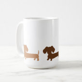 Couleurs Brown terreuses de tasse de teckel (Devant gauche)