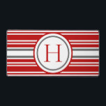 Couleurs d'équipe modernes rayées rouge blanc et g<br><div class="desc">Ce tapis de bureau est doté d'un beau motif rayé rouge,  gris et blanc avec un espace pour ajouter un monogramme personnalisé. Parfait pour représenter avec des couleurs d'équipe,  ou juste pour avoir l'air bien! Fait un grand cadeau. Créé par Simply Farmhouse Press.</div>