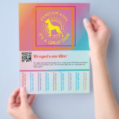 Couleurs vives vendant prospectus (main)