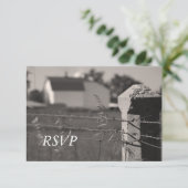 Country Farm Wedding RSVP (Debout devant)