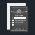 Country Rustic Chalkboard Grille Mariage RSVP Cart<br><div class="desc">Country Rustic Chalkboard Barn Wedding RSVP Cards - présente un arrière - plan de tableau noir imprimé à l'avant et à l'arrière. Cette conception comprend une grange blanche ou une ferme avec une girouette météo coq près du sommet avec des lampes à cordes. Cette conception peut être mise à niveau...</div>