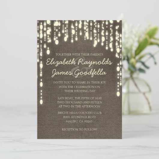 Country String of Lights Wedding Invitations (Debout devant)