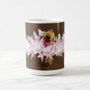 Coupe d'abeilles sur la Mug Fleur Rose