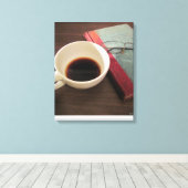 Coupe de café avec livre sur toile (Insitu (Plancher de Bois))