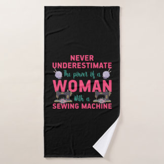 Couper Le Pouvoir D'Une Femme Avec Une Machine À C