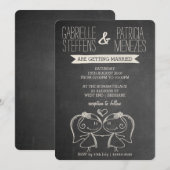 Couple sur Chalkboard Lesbian Faire-part de mariag (Devant / Derrière)