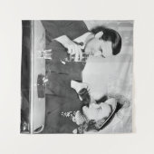 Coupled sitting together in a restaurant flirting  wandkleed (Voorkant (horizontaal))