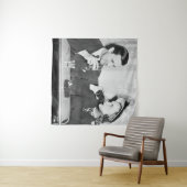 Coupled sitting together in a restaurant flirting  wandkleed (In Situ (horizontaal))