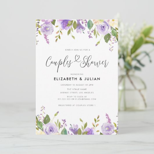 couples à fleurs violettes invitation à la douche (Debout devant)