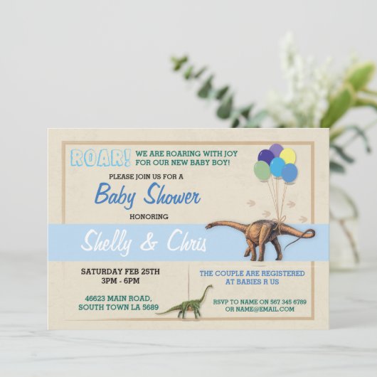 Couples Dinosaur Baby shower C'est un Invitation b (Debout devant)