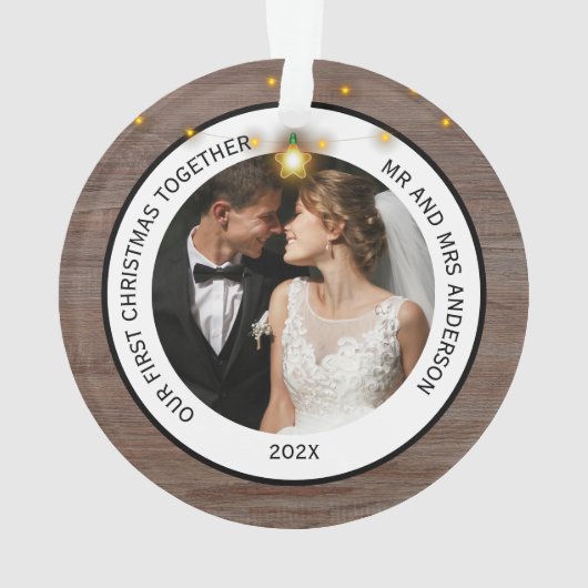 Couples rustiques modernes d'abord Noël ensemble (dos)