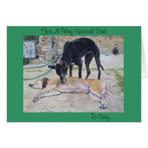 Cour pittoresque avec des chiens de race grise