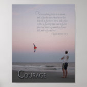 Courage Kite Flyer op strand Poster (Voorkant)
