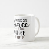 "Courant sur la tasse de grâce et de café" - (Devant droit)