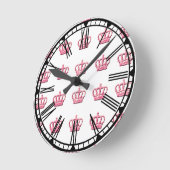 Couronnes roses et chiffres romains Horloge murale (Angle)