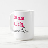 Courses avec la tasse de coiffeur de cisaillements (Devant gauche)