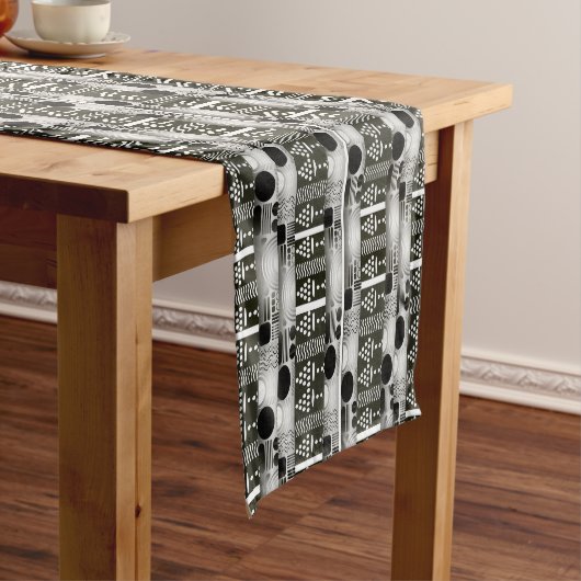 Court Chemin de table (In Situ)