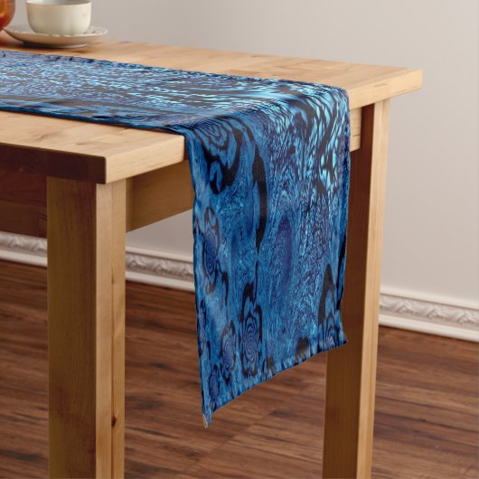 Court Chemin de table Blue Infinity — Table Escape (In Situ)