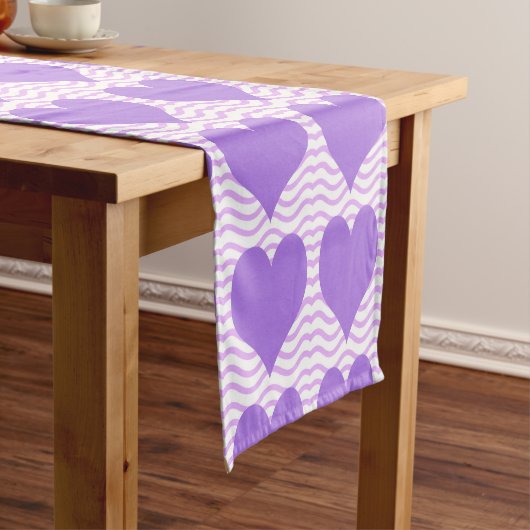 Court Chemin de table Cœurs violets (In Situ)