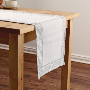 Court Chemin de table moyen élégant à motif blanc