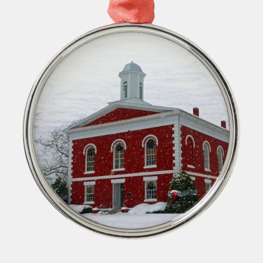 Courthouse Snow Metalen Ornament (Voorkant)