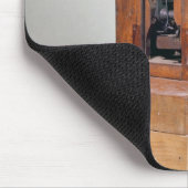 Couseuse', eerste naaimachine, 1830 muismat (Hoek)