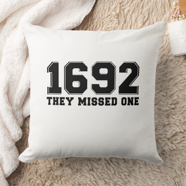 Coussin 1692 Ils Ont Manqué Un (Couverture)