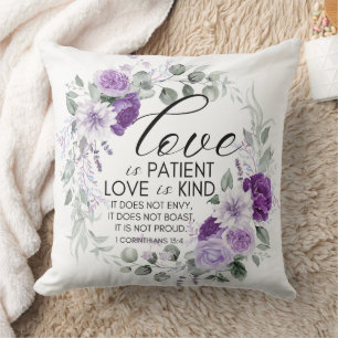 Coussin 1 Corinthiens 13:4 L'amour est patient Violet Flor