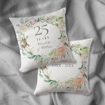 Coussin 25e anniversaire Mariage d'argent Floral Rose<br><div class="desc">Doté d'une délicate guirlande florale d'aquarelle,  ce coussin botanique chic 25e anniversaire mariage peut être personnalisé avec vos informations spéciales d'anniversaire dans un élégant texte argenté. Conçu par Thisisnotme©</div>