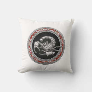 Coussin [300] Scorpion d'argent sacré sur noir