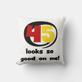 Coussin 45 T-shirts et cadeaux sont si bons pour moi