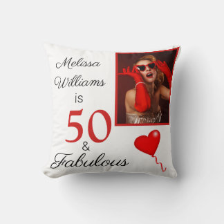 Coussin 50 et Fabulous Nom et photo Rouge 50e anniversaire