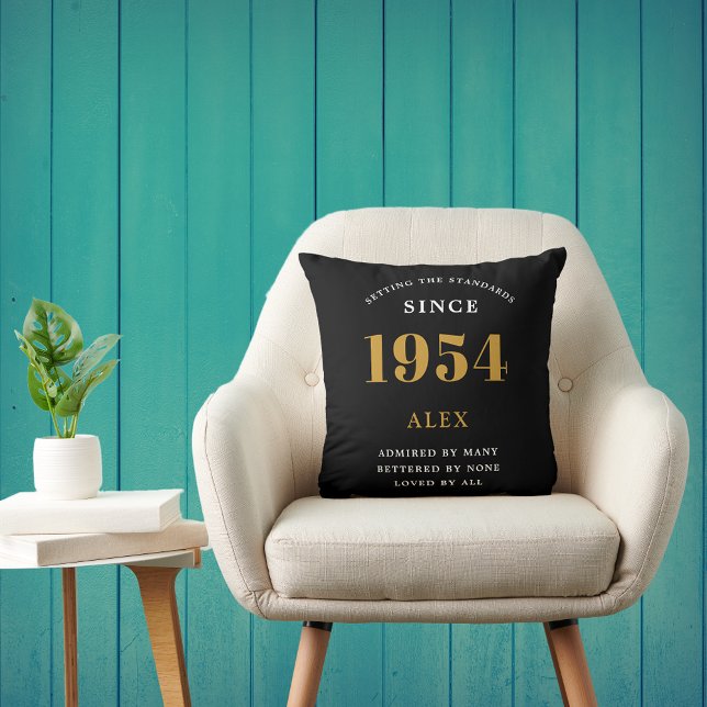 Coussin 70e anniversaire Nom 1954 Black Gold Elegant Chic (70th Birthday Special 1954 Born Black Gold Chic Elegant Throw Pillow - Perfect for Home Décor)