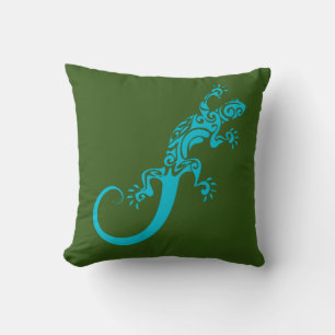 Coussin A blue gecko as a pet. Kook Art Throw Pillow