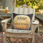 Coussin A buzzing black pillow with bee quotes. (Chaise)